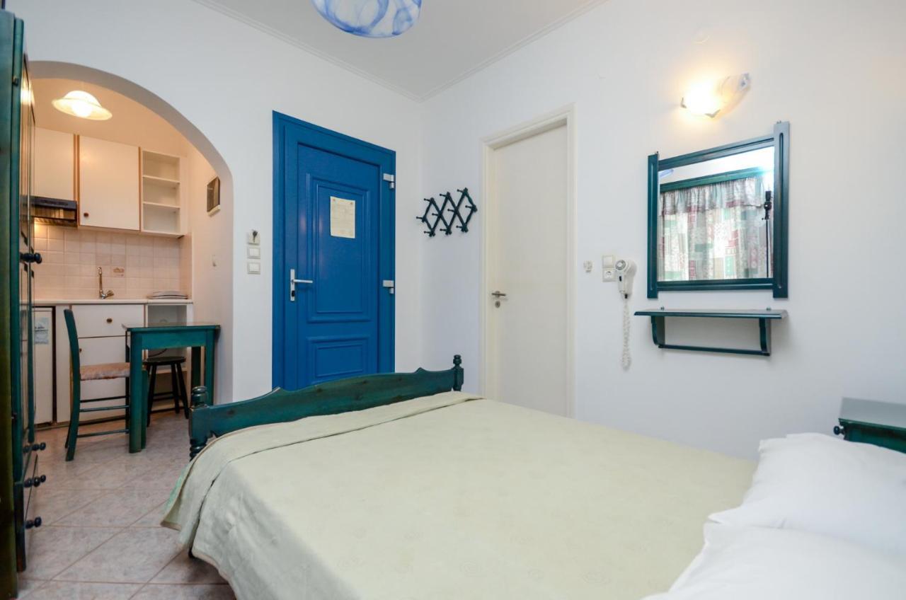 Polemis Studios & Apartments Agia Anna  Buitenkant foto