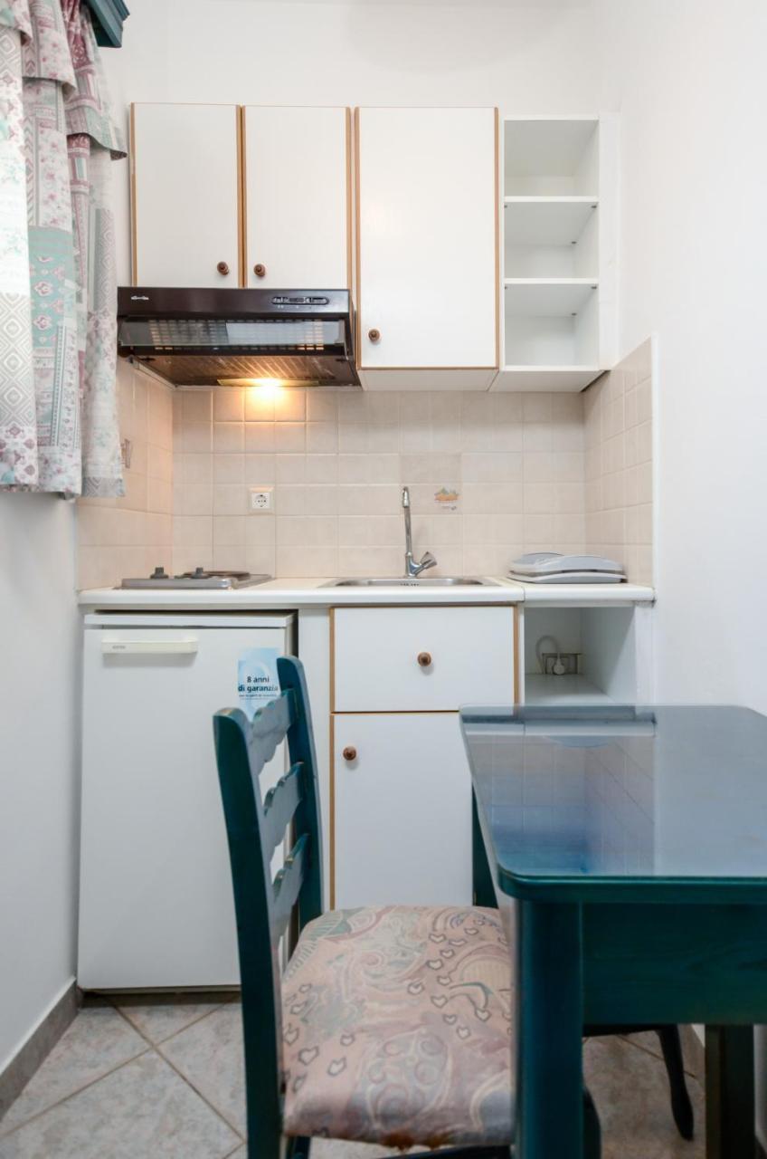 Polemis Studios & Apartments Agia Anna  Buitenkant foto