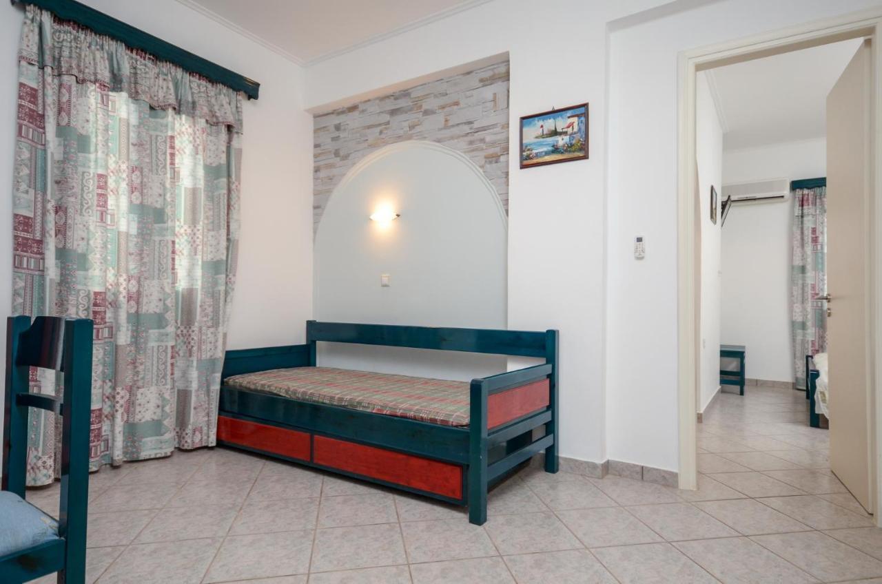 Polemis Studios & Apartments Agia Anna  Buitenkant foto