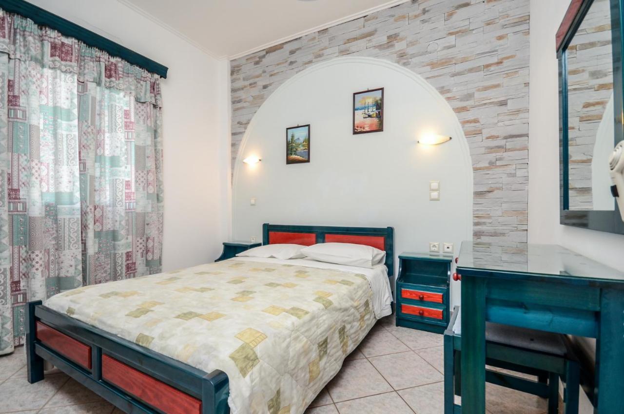 Polemis Studios & Apartments Agia Anna  Buitenkant foto