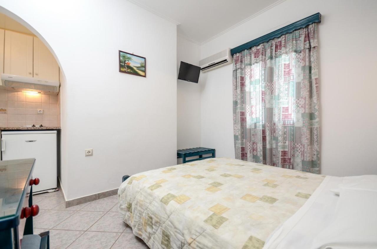 Polemis Studios & Apartments Agia Anna  Buitenkant foto