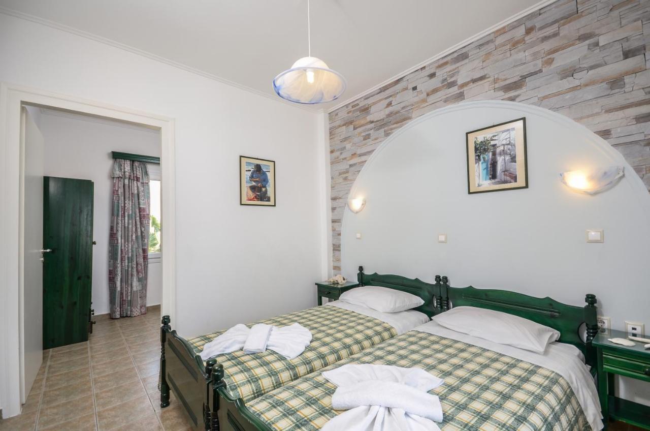 Polemis Studios & Apartments Agia Anna  Buitenkant foto